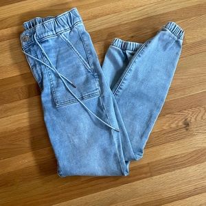 American eagle jogger denim